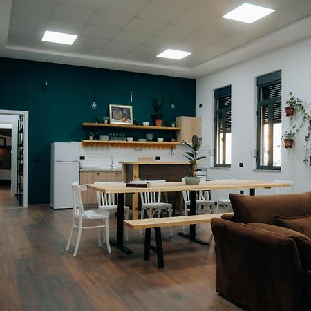 The Maze Hostel Tirana Eksteriør billede