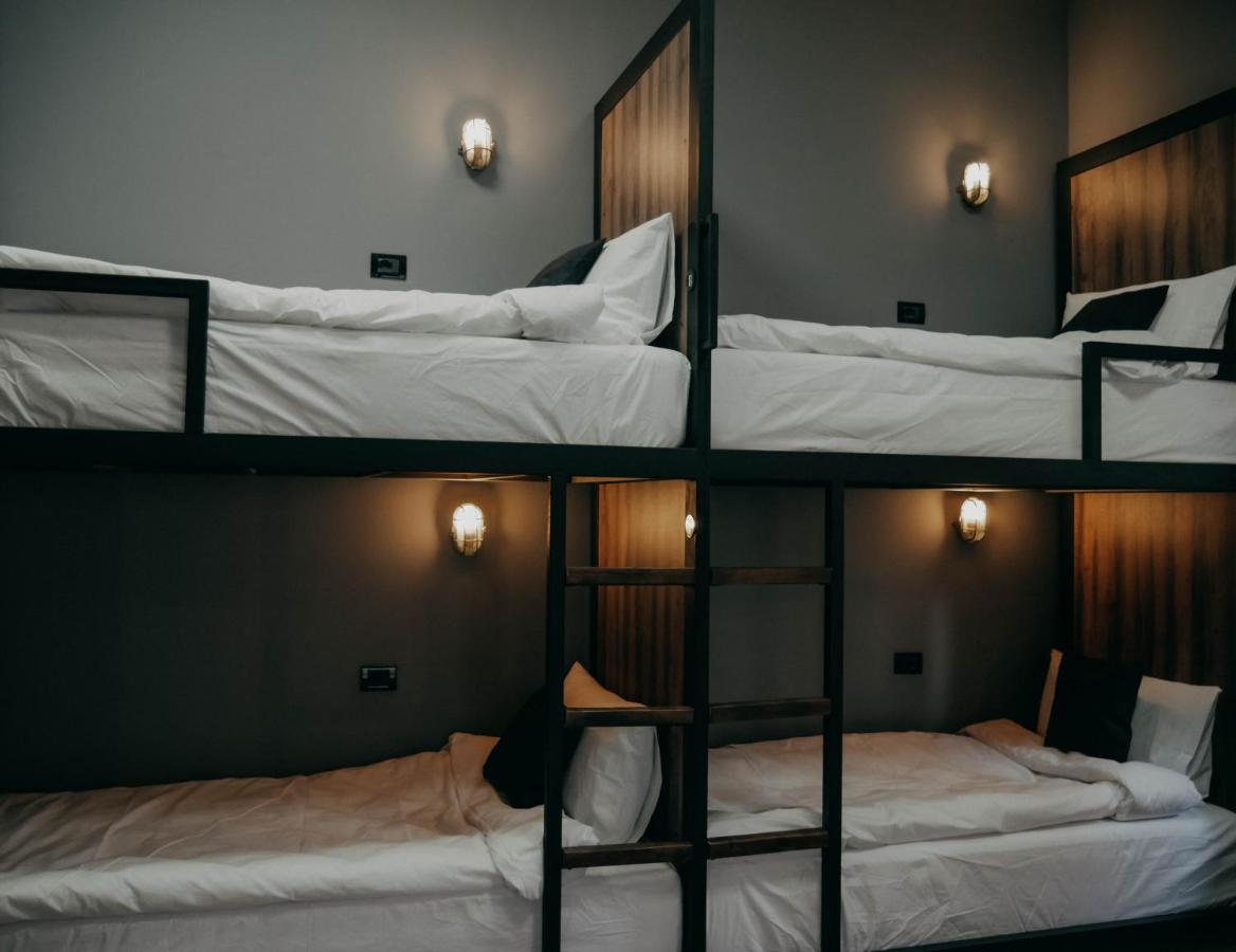 The Maze Hostel Tirana Eksteriør billede