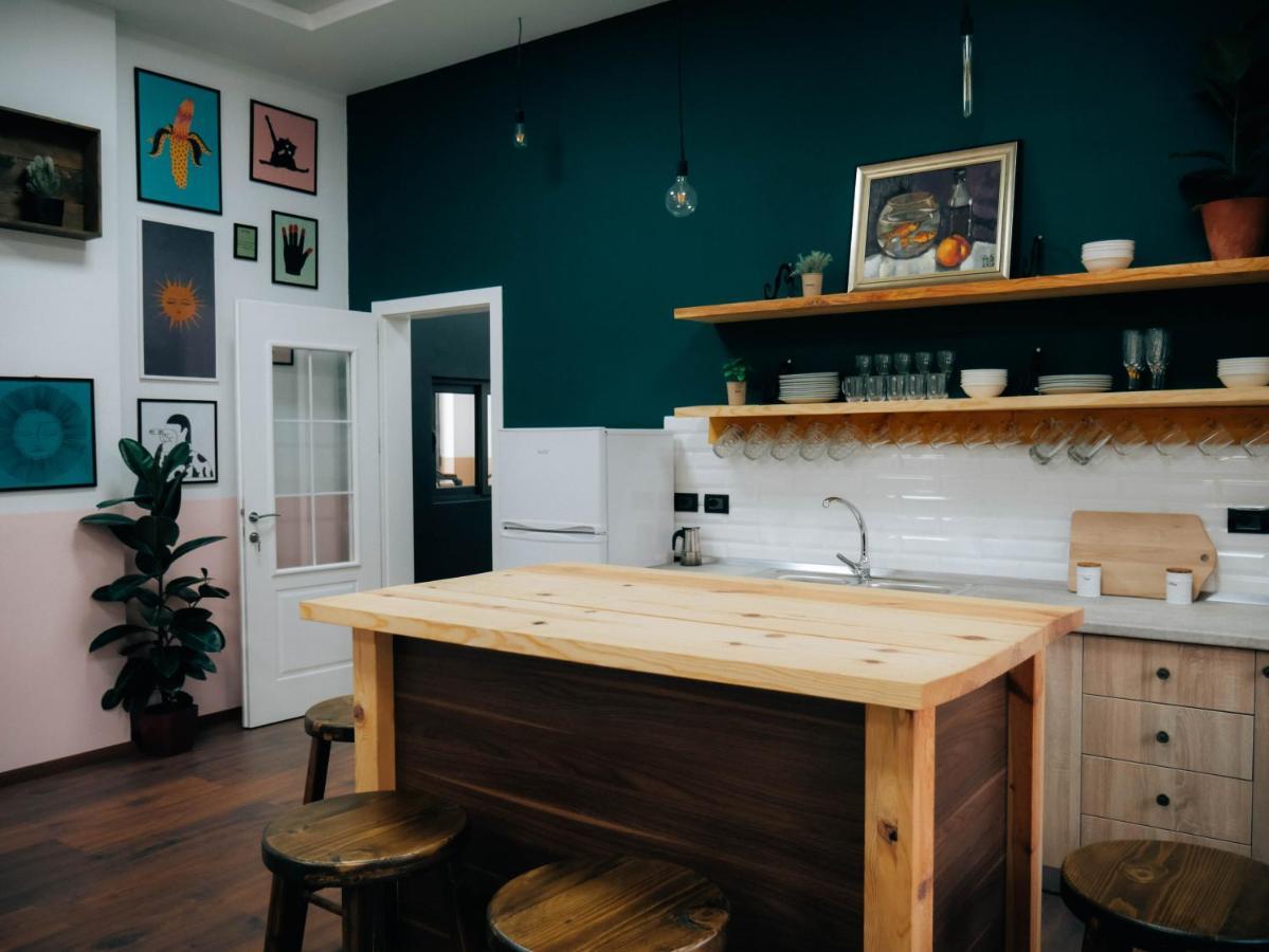 The Maze Hostel Tirana Eksteriør billede