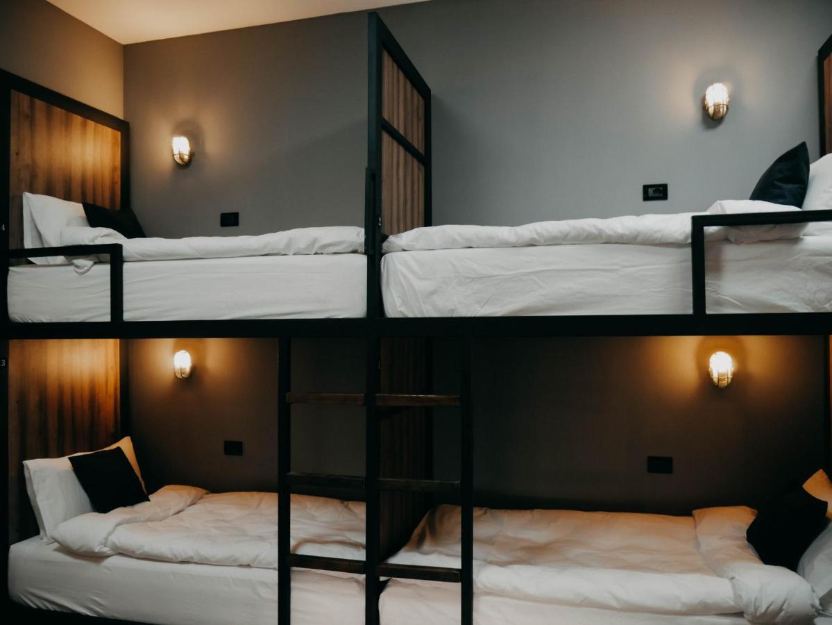 The Maze Hostel Tirana Eksteriør billede