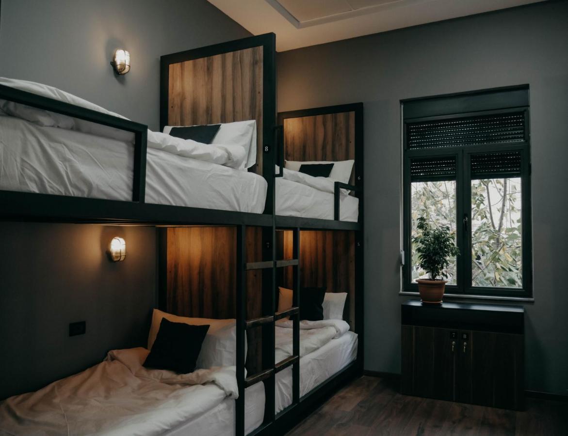 The Maze Hostel Tirana Eksteriør billede