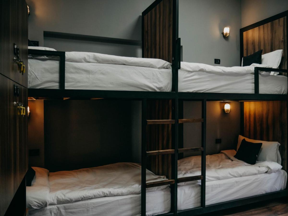 The Maze Hostel Tirana Eksteriør billede