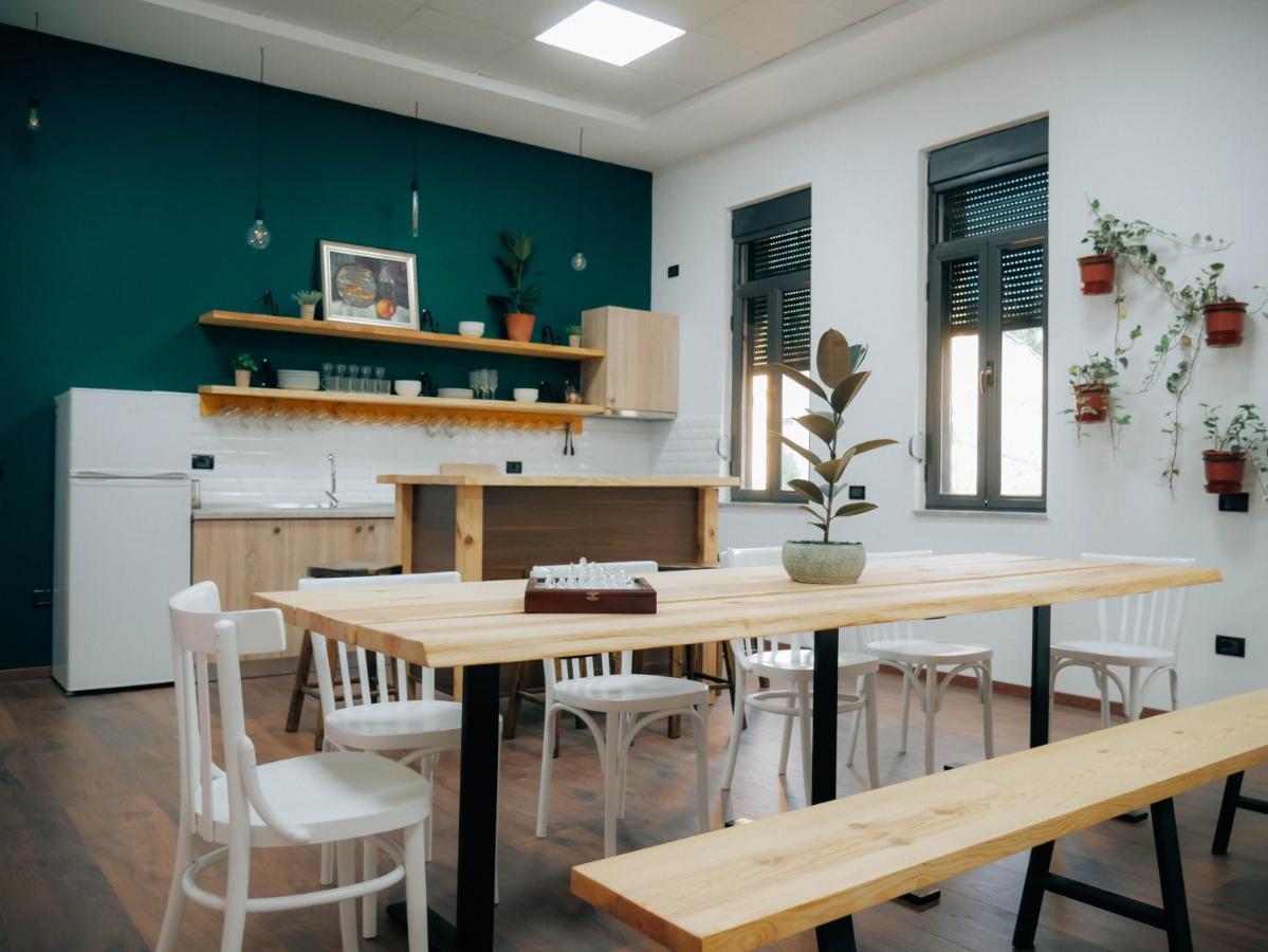The Maze Hostel Tirana Eksteriør billede