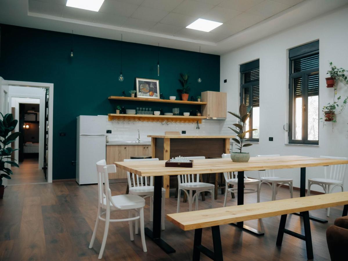 The Maze Hostel Tirana Eksteriør billede