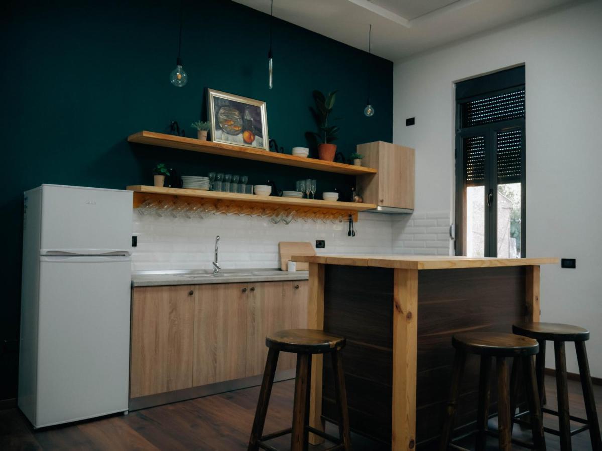 The Maze Hostel Tirana Eksteriør billede