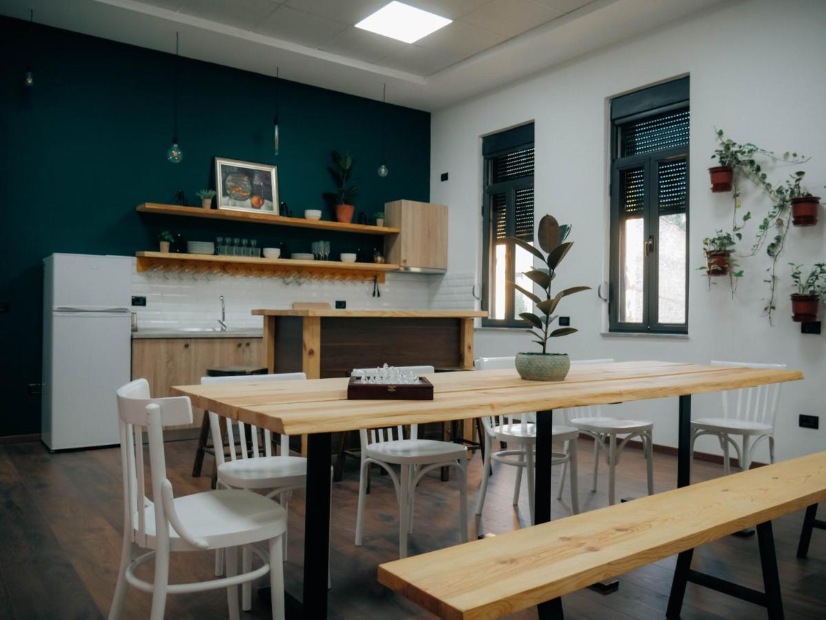 The Maze Hostel Tirana Eksteriør billede